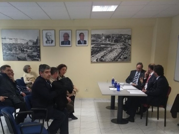 MESA REDONDA DEL PRESIDENTE NACIONAL CON LOS APIS GALLEGOS