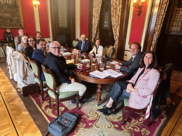 Acto de Constitución de la Mesa Sectorial de Vivienda de Uso Turístico del Ayuntamiento de La Coruña