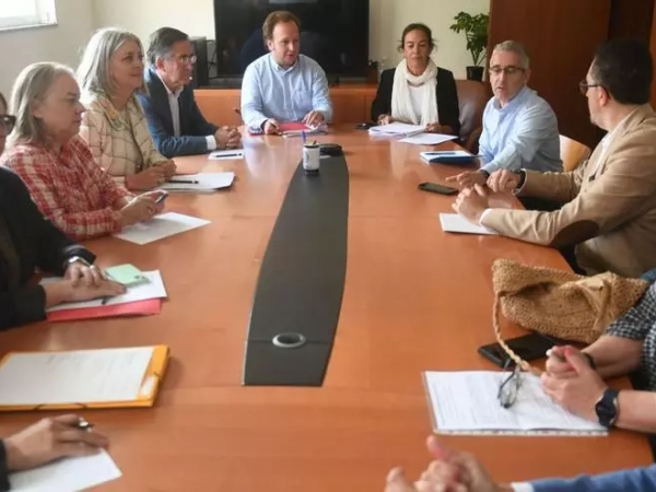 Vecinos y sector hotelero piden inspecciones que supervisen la regularización de pisos turísticos