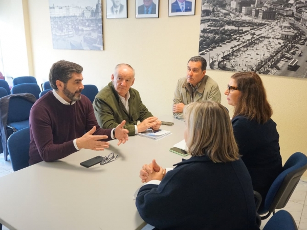 Encuentro en la sede del Coapi de La Coruña